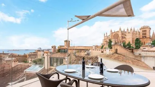 Duplex penthouse with cathedral and sea views in Palma